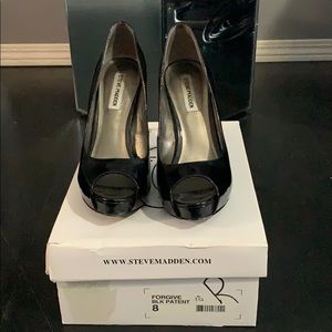 Steve Madden black patent peep toe pumps
